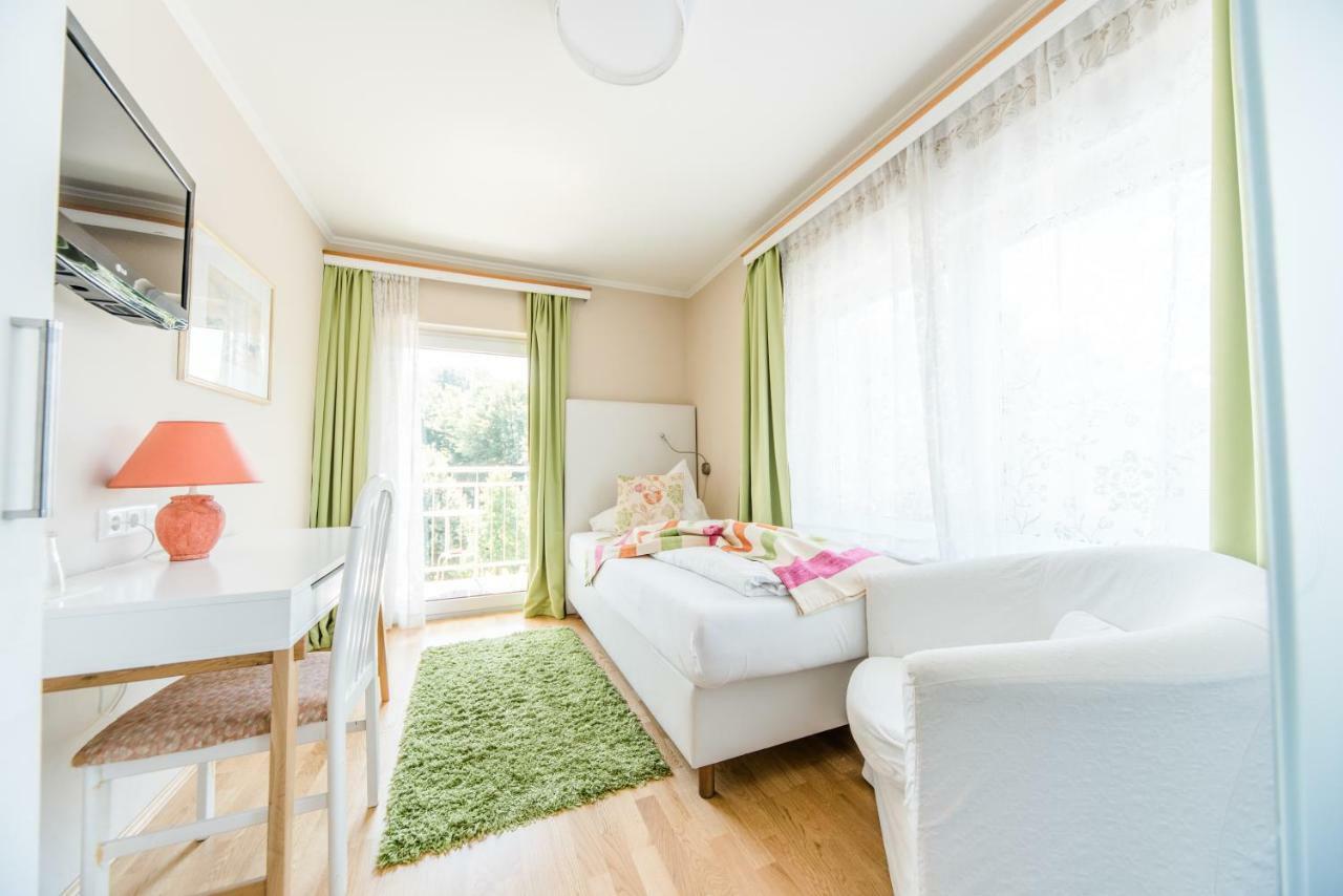 Hotel St. Hubertushof Bad Gleichenberg Bagian luar foto