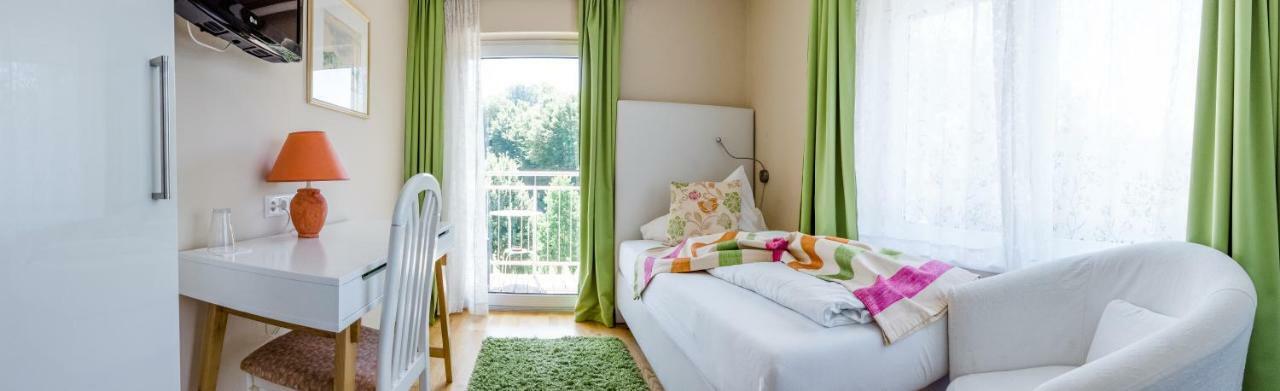 Hotel St. Hubertushof Bad Gleichenberg Bagian luar foto