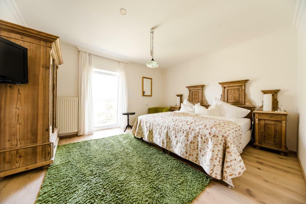 Hotel St. Hubertushof Bad Gleichenberg Bagian luar foto
