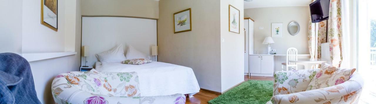 Hotel St. Hubertushof Bad Gleichenberg Bagian luar foto
